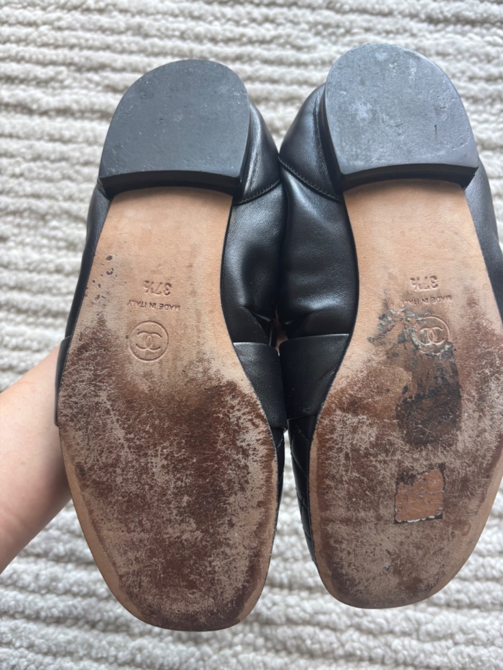 CHANEL Laminated Lambskin Quilted Elastic CC Moccasin Loafers - Picture 4 of 4